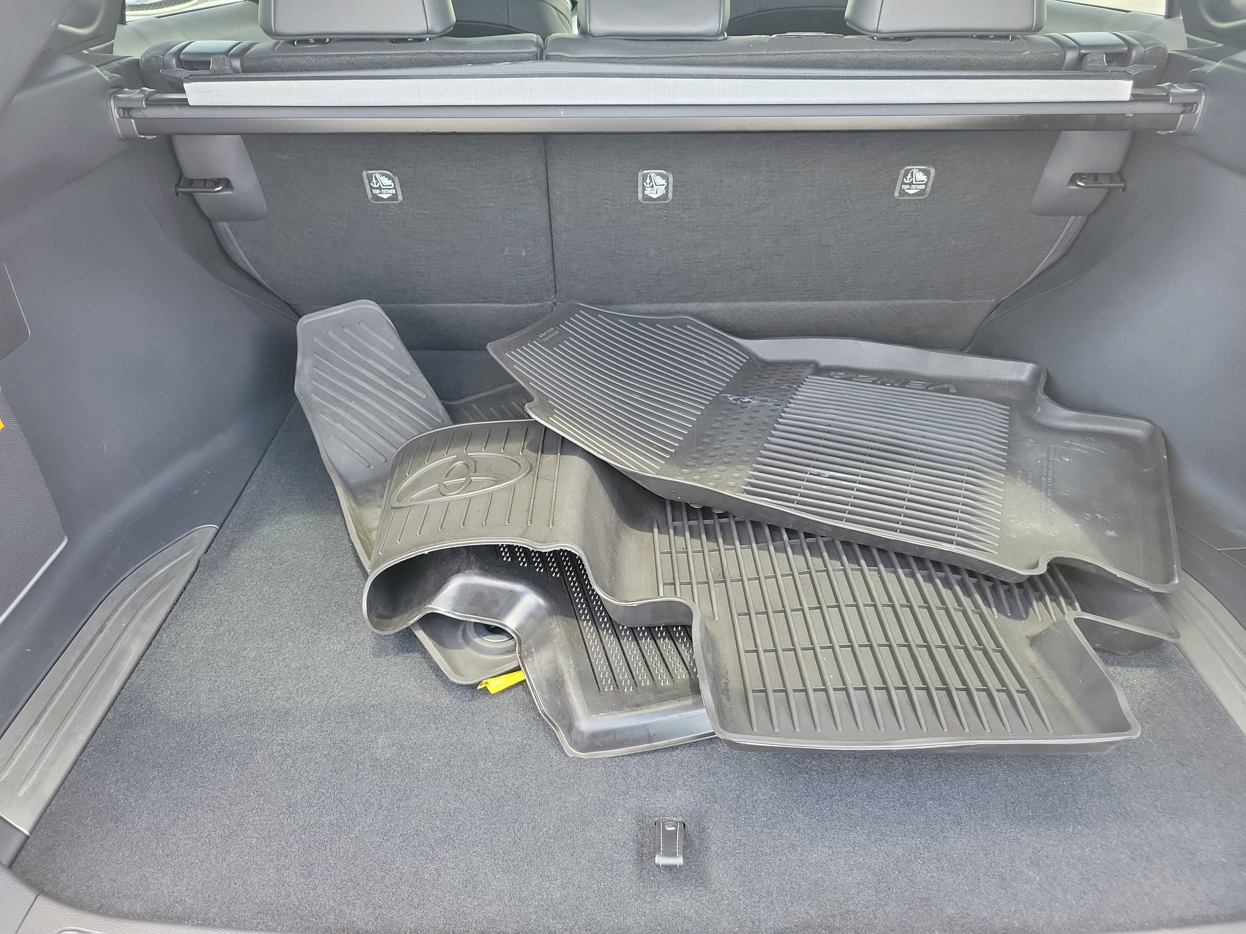 Used 2023 Pearl Toyota XLE image 10