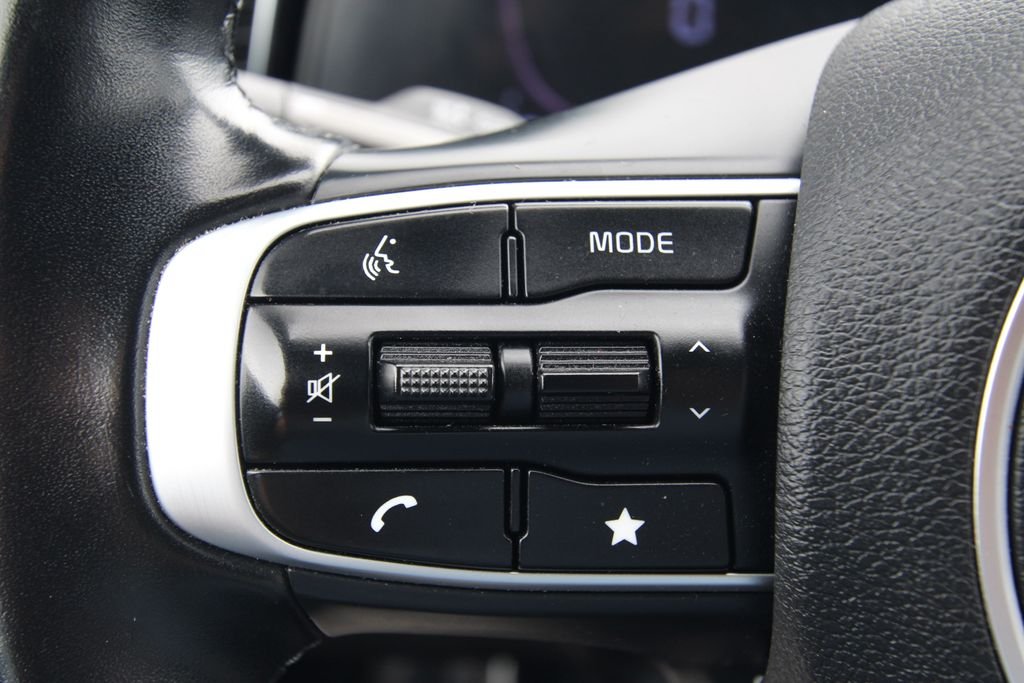 Used 2023 Black Kia X-Line image 21