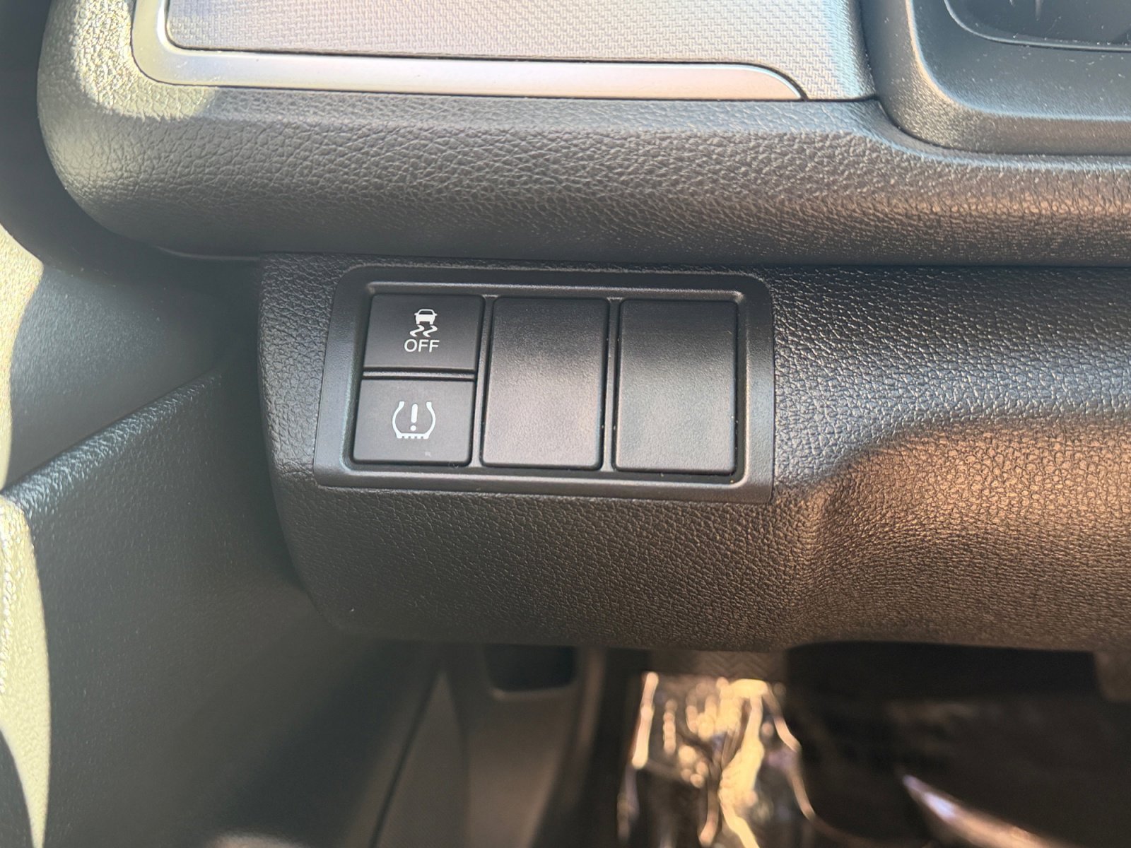 Used 2016 Red Honda LX image 17