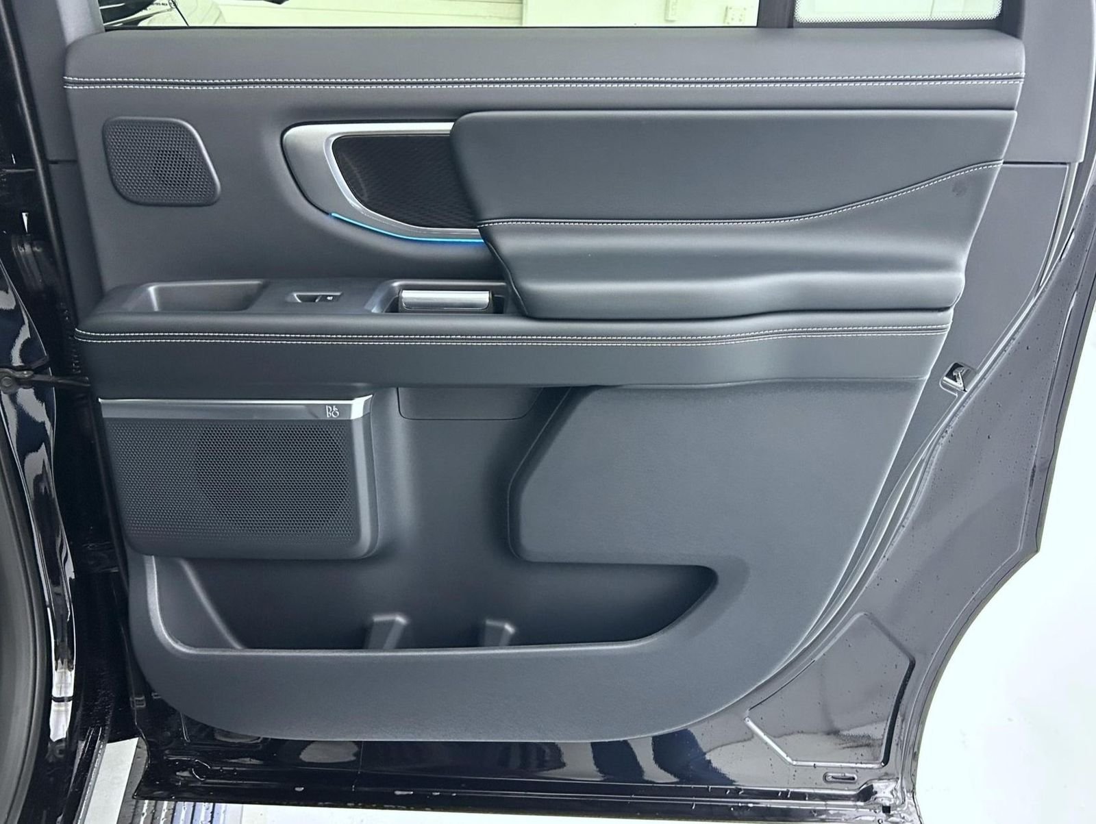 New 2027 Agate Black Metallic Ford Platinum image 18