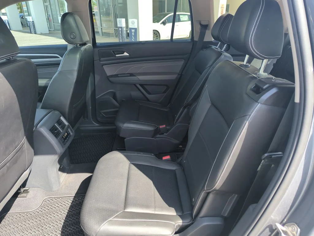 Used 2023 Gray Volkswagen 3.6L V6 SE w/Technology image 30