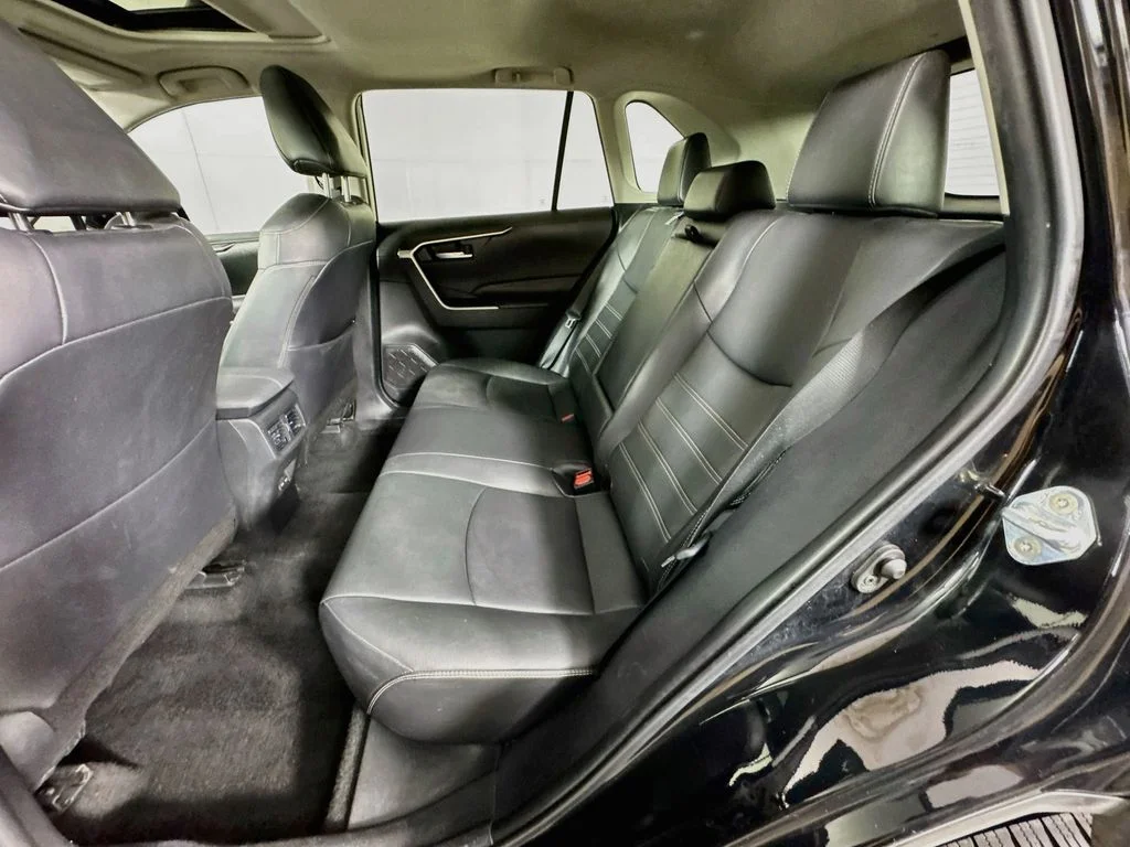 Used 2022 Black Toyota XLE Premium image 29