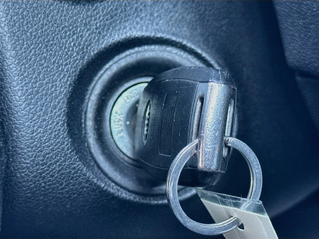 Used 2019 Black Kia L image 18