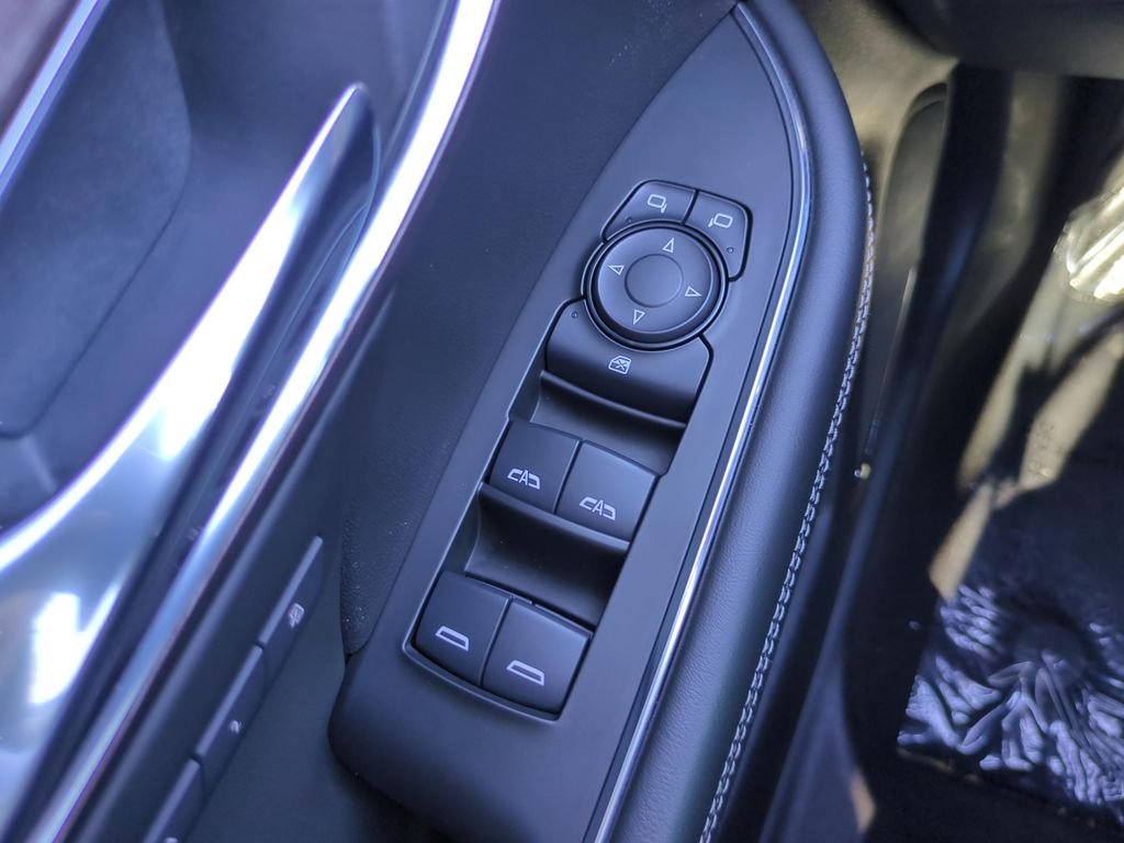 Used 2023 Black Buick Avenir image 20