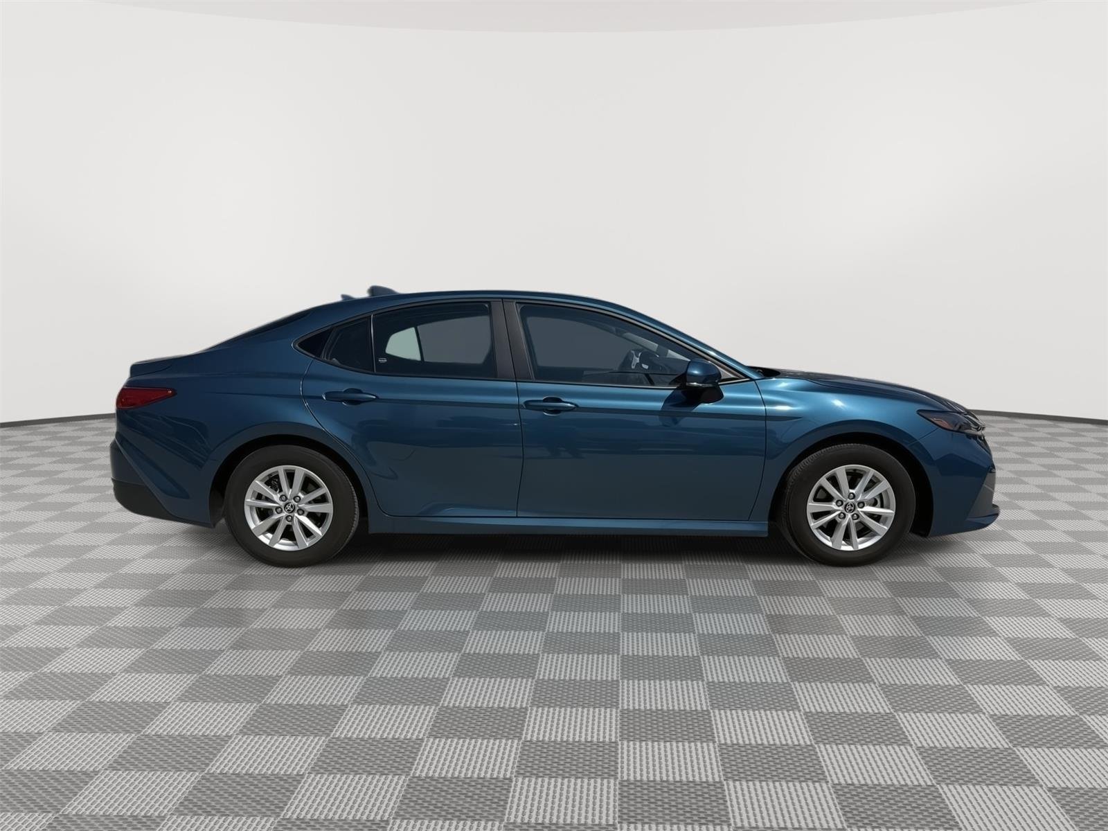Used 2025 Ocean Gem Toyota LE image 8