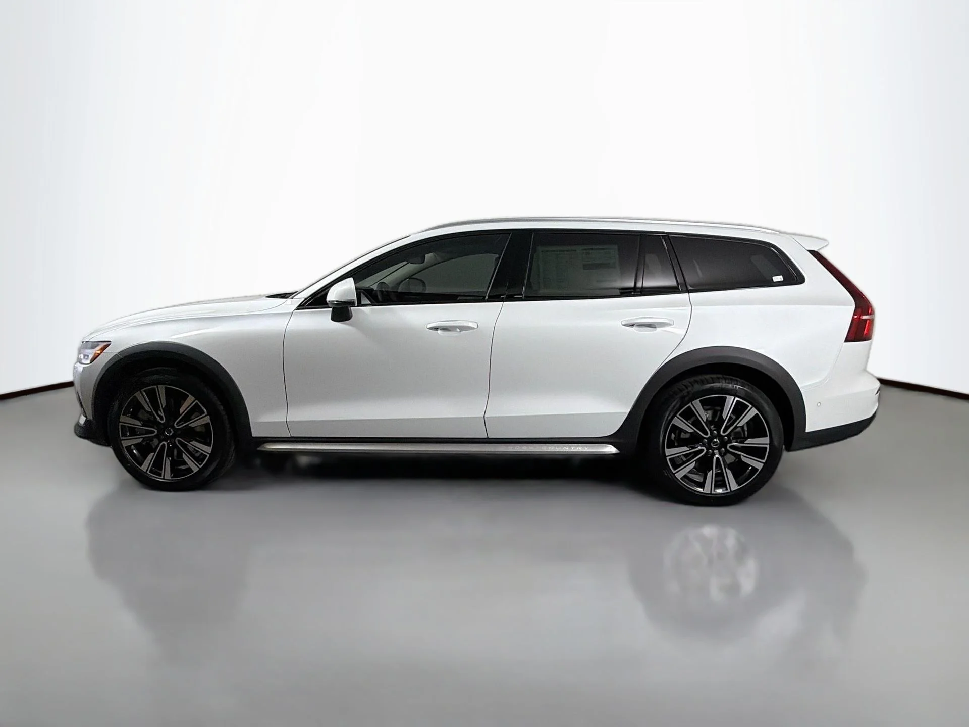 New 2026 Crystal White Volvo Ultra image 8