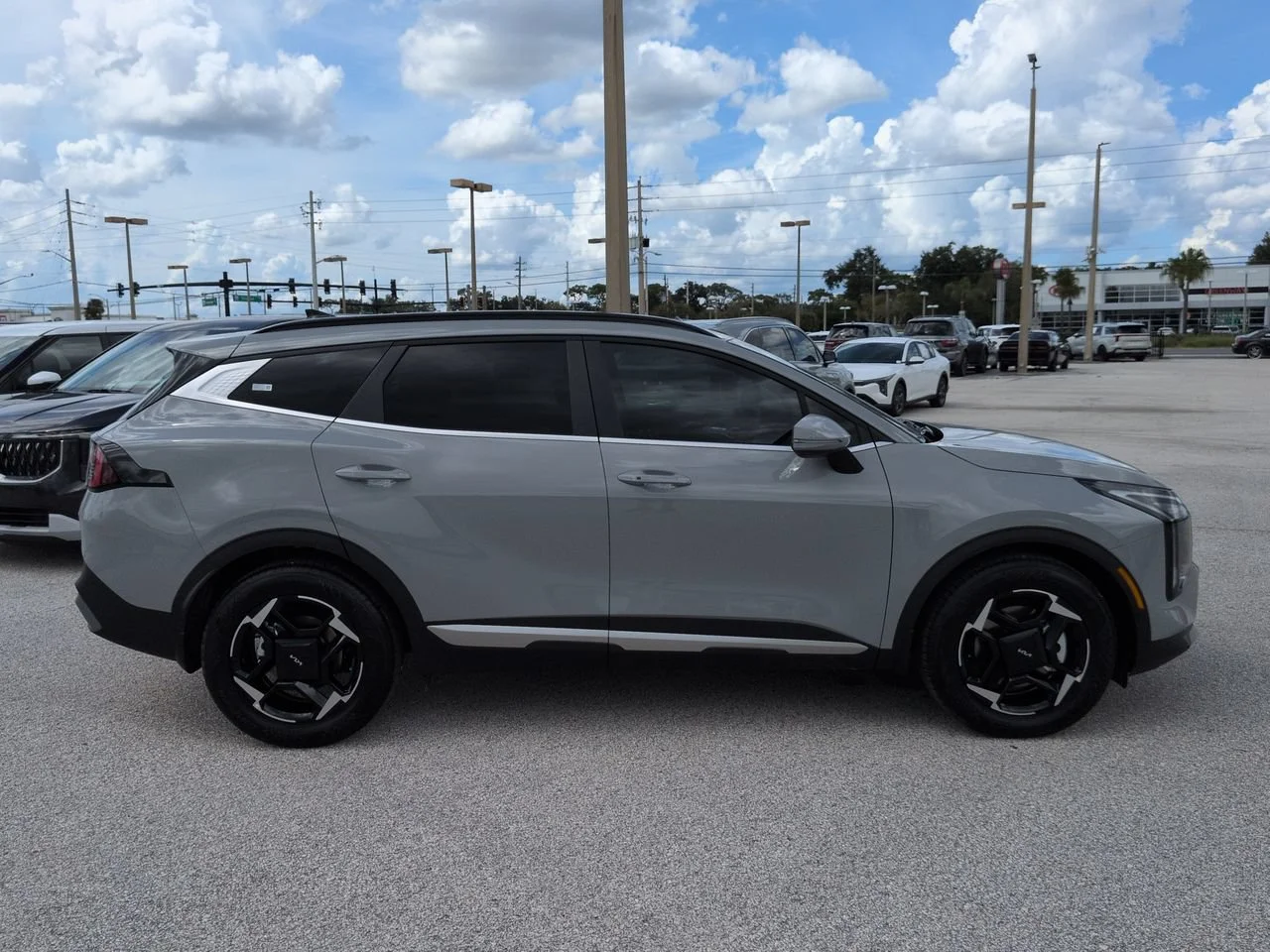 New 2027 Wolf Gray Kia EX image 3