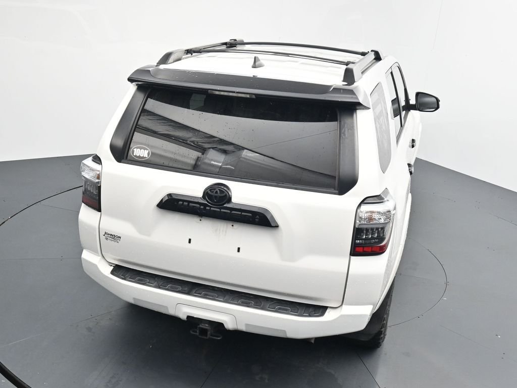 Used 2020 White Toyota Venture image 24