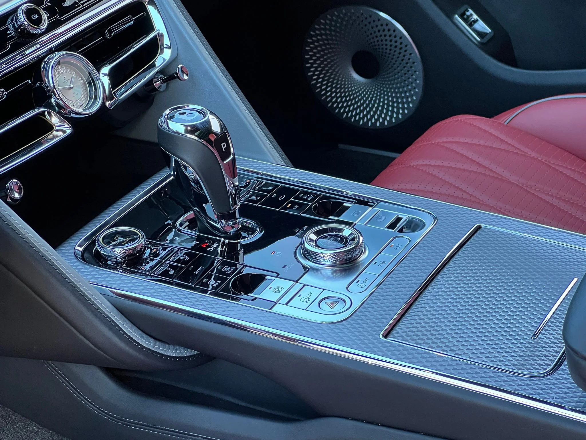 Used 2022  Bentley W12 image 30