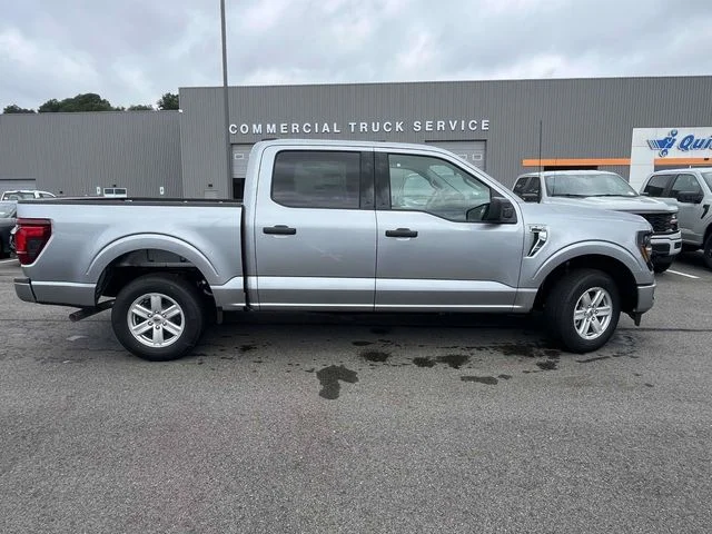 New 2026 Iconic Silver Metallic Ford XLT image 2