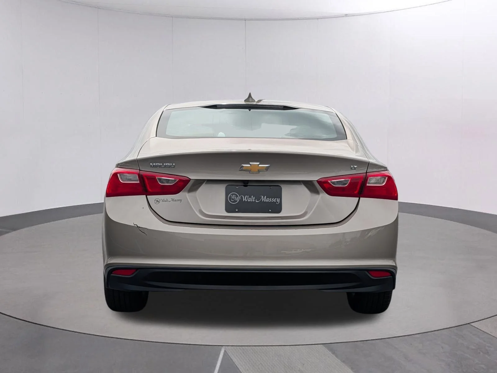 Used 2023 Mineral Gray Metallic Chevrolet LT image 4