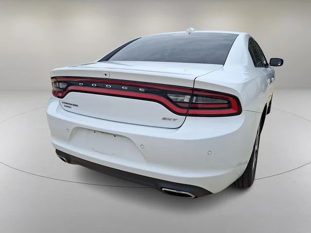 Used 2017 White Dodge SXT image 10