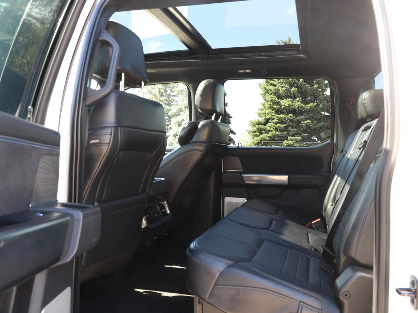 Used 2025 Star White Metallic Tri-Coat Ford Platinum image 16