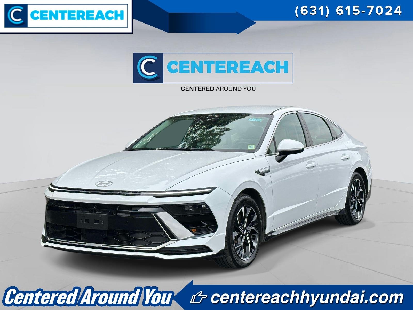 Certified Used 2025 White Hyundai SEL image 1