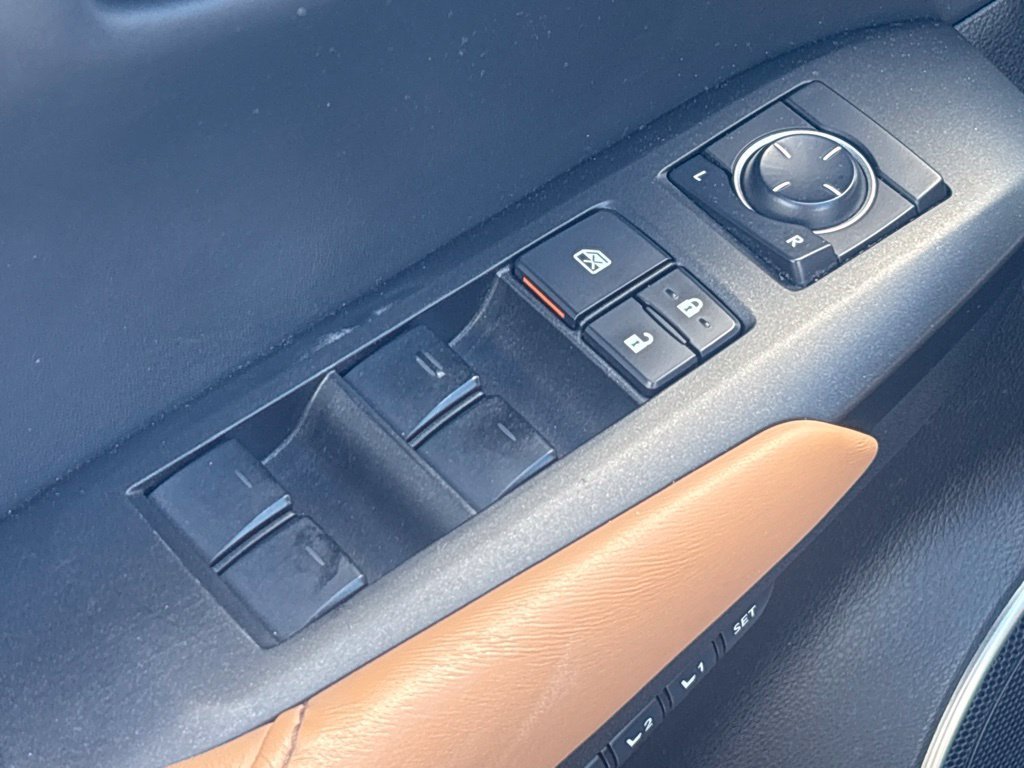 Used 2017 Blue Lexus 200t image 11