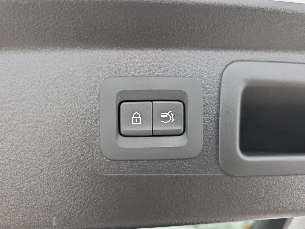 Used 2024 Wind Chill Pearl Mazda 2.5 Turbo image 36