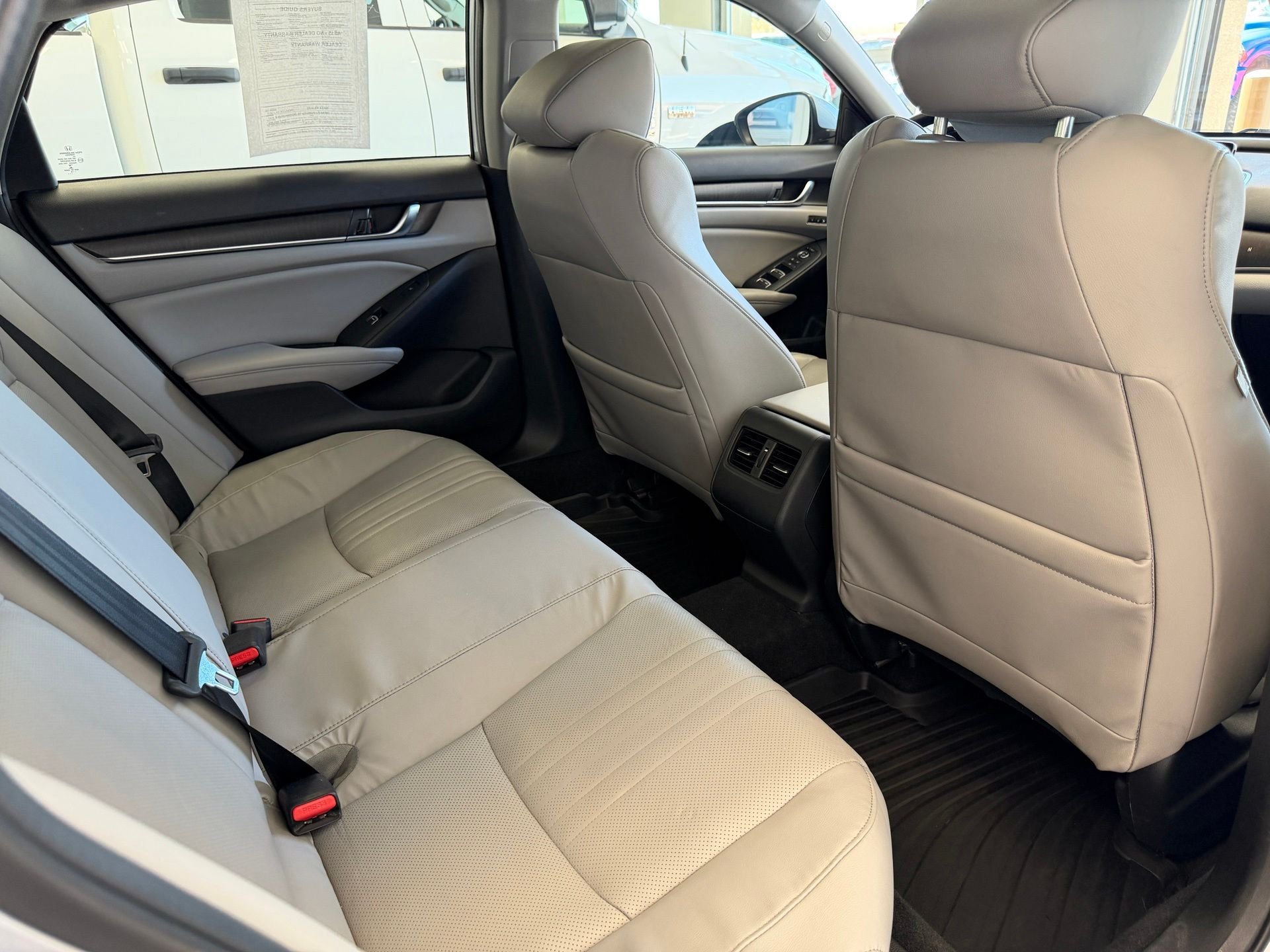 Used 2018 Silver Honda Touring image 41