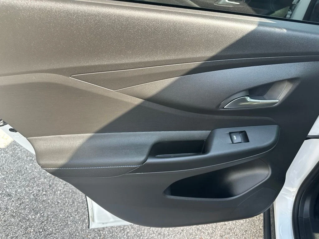 2025 Buick Envista Sport Touring - Photo 23