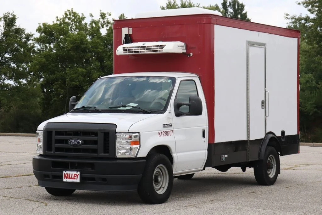 Used 2024 Oxford White Ford Base image 5