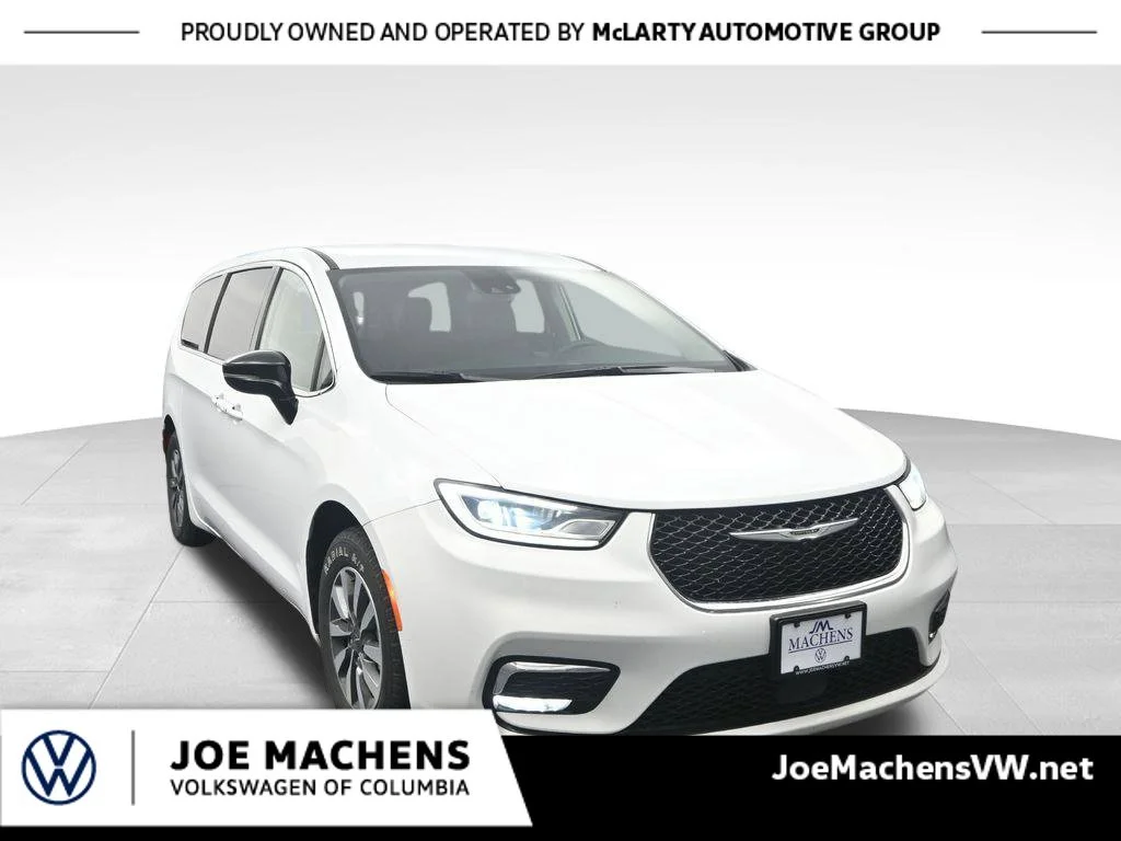 2024 Chrysler Pacifica PHEV