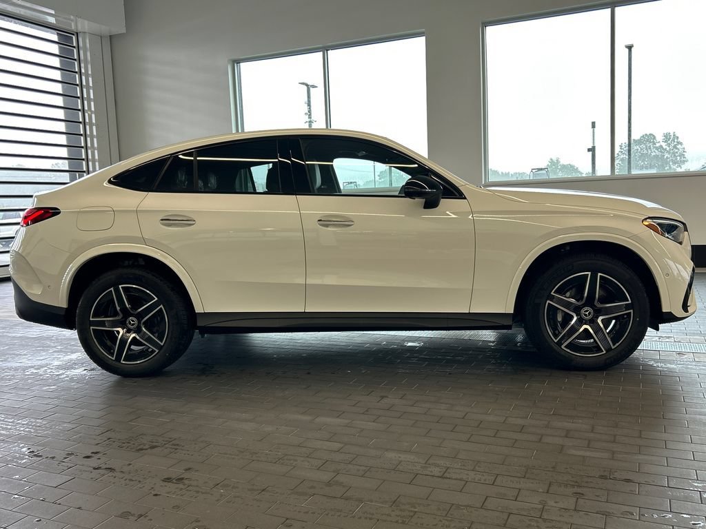 New 2027 Polar White Mercedes-Benz GLC 300 image 9