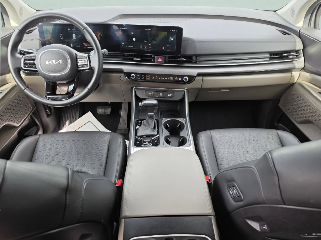 Used 2025 White Kia EX image 21