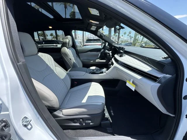 New 2027 Black INFINITI Autograph image 14
