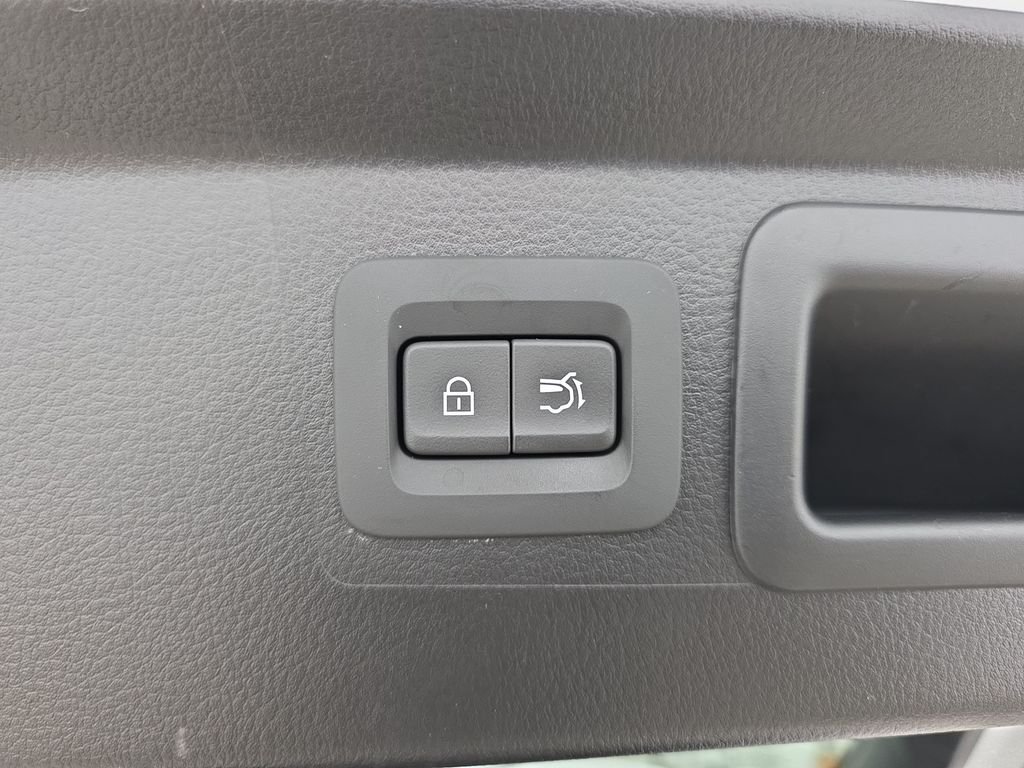 Used 2024 Wind Chill Pearl Mazda 2.5 Turbo image 36