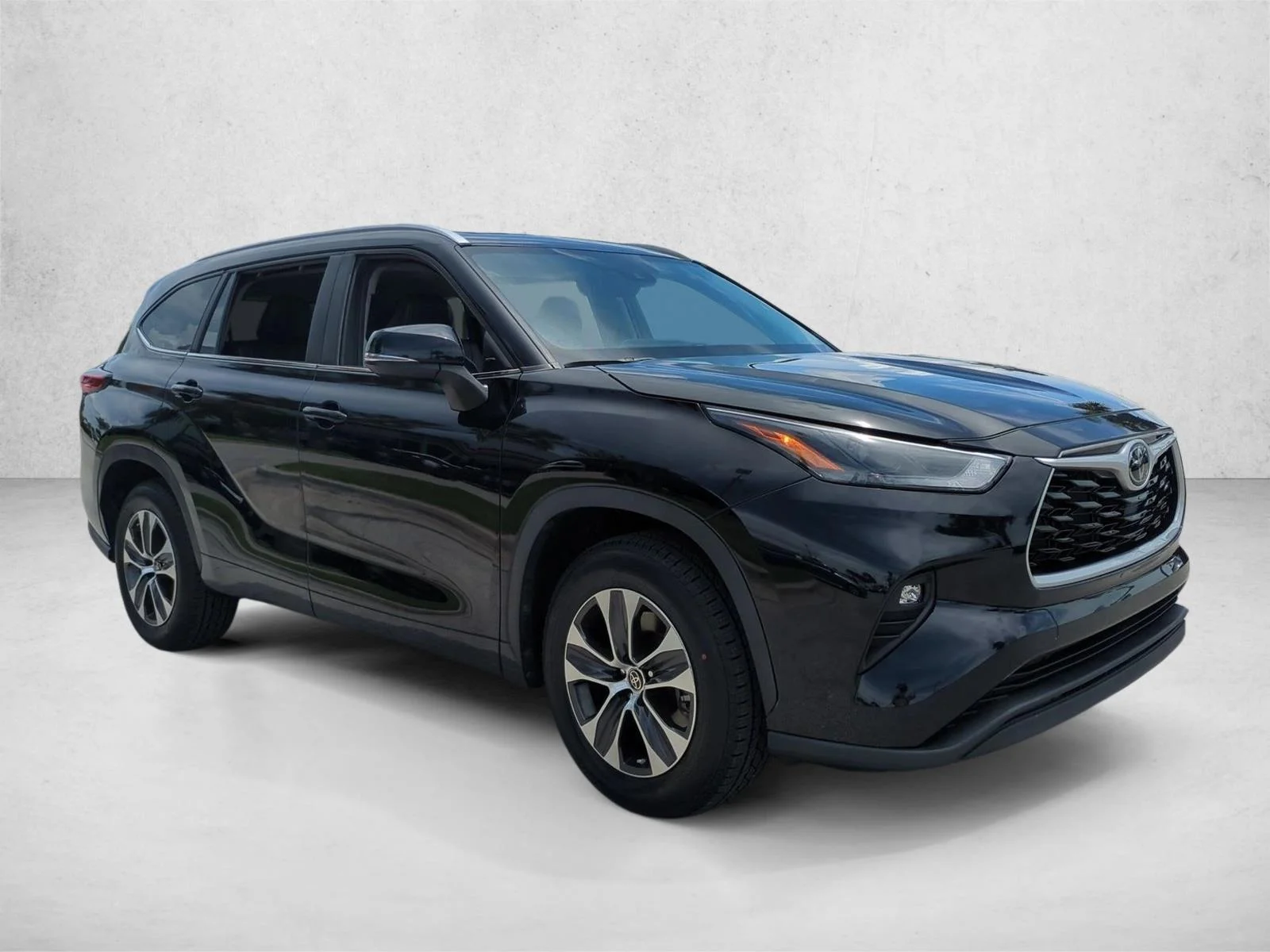 Used 2023 Midnight Black Metallic Toyota XLE image 3