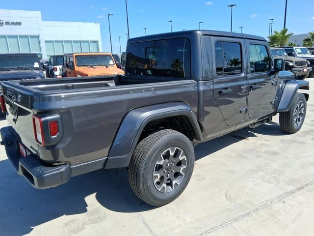 New 2026 Granite Crystal Metallic Clearcoat Jeep Sahara image 7