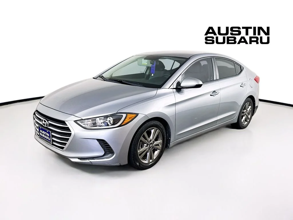 Used 2017 Gray Hyundai SE image 3