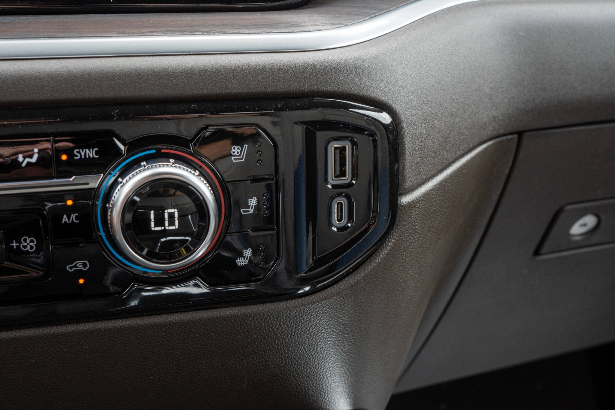 2026 GMC Sierra 1500 SLT - Photo 22