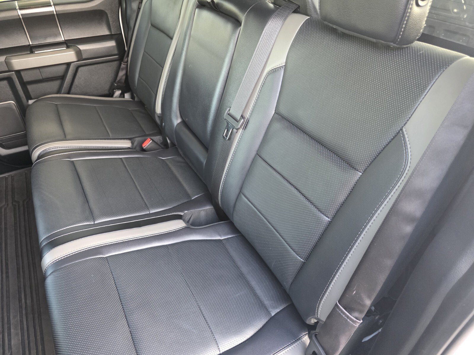 Used 2017 Oxford White Ford Raptor image 16