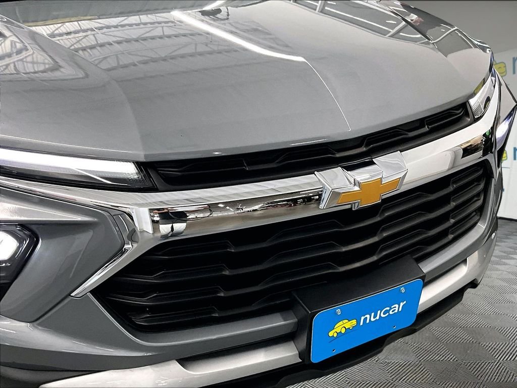 Used 2025 Sterling Gray Metallic Chevrolet LT image 29