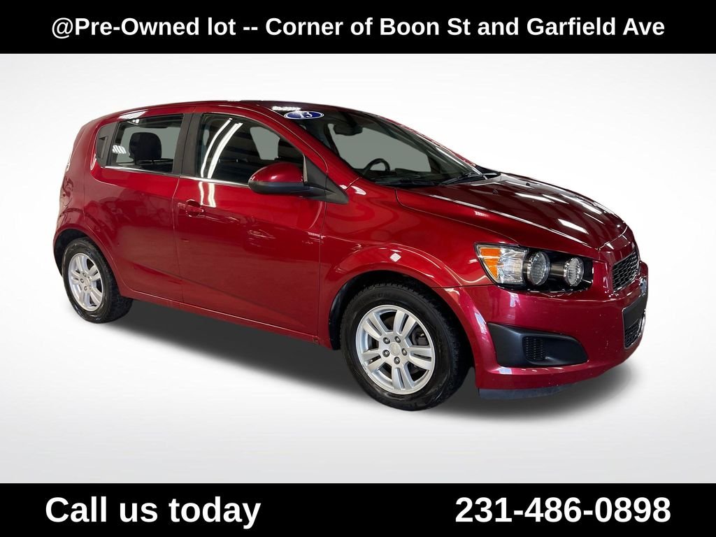 Used 2013 Red Chevrolet LT image 7