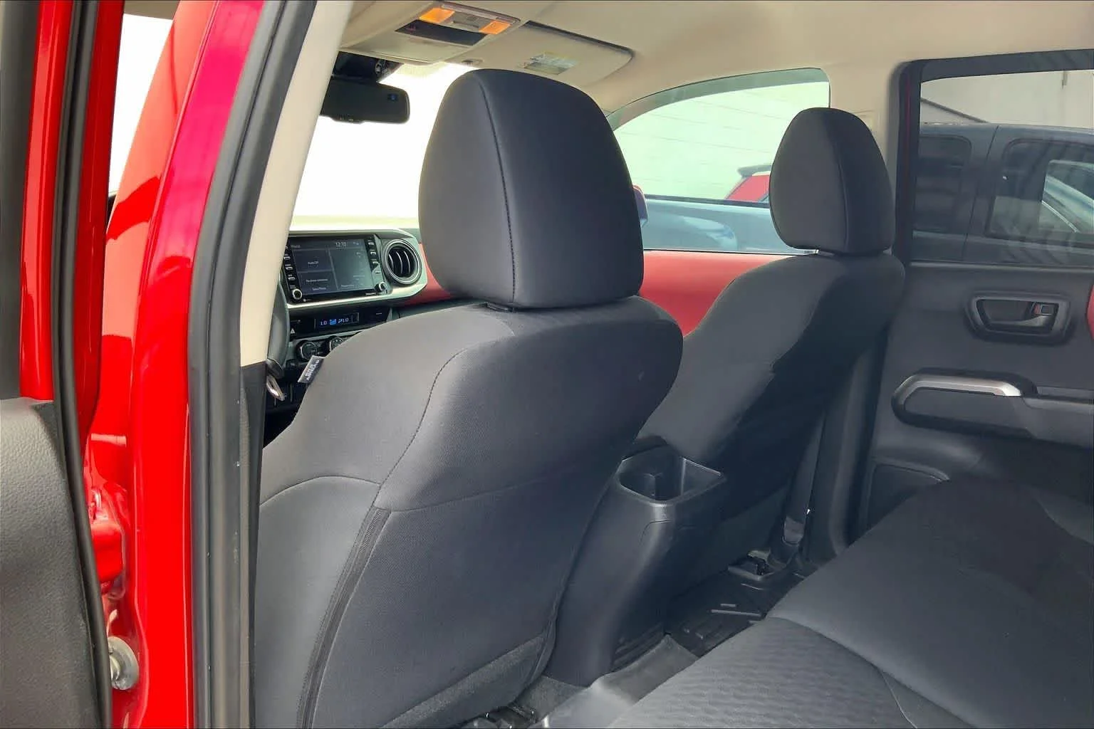 Used 2023  Toyota SR5 image 12