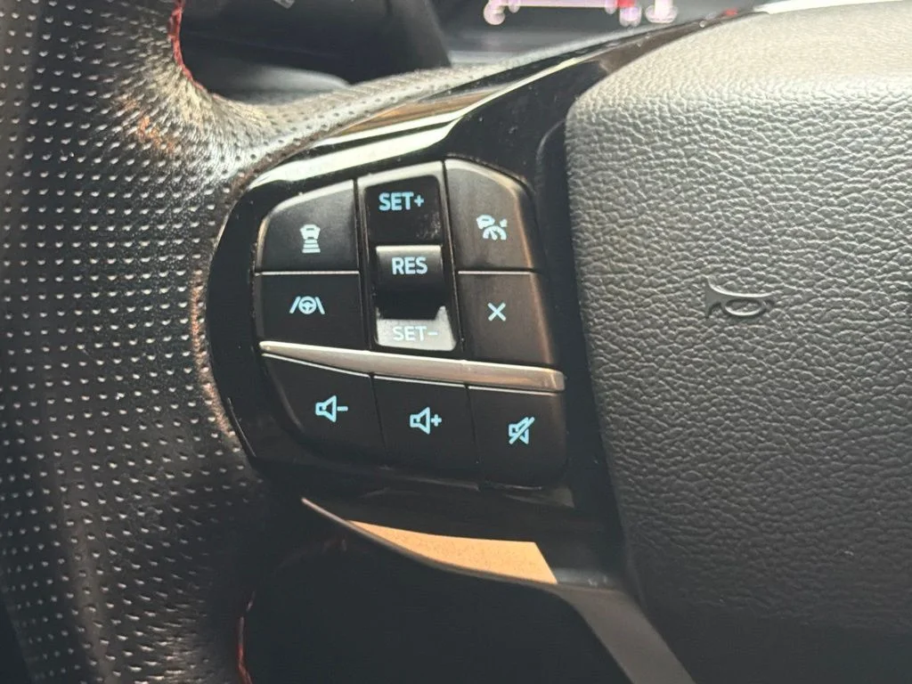 Used 2022 Agate Black Metallic Ford ST-Line image 23
