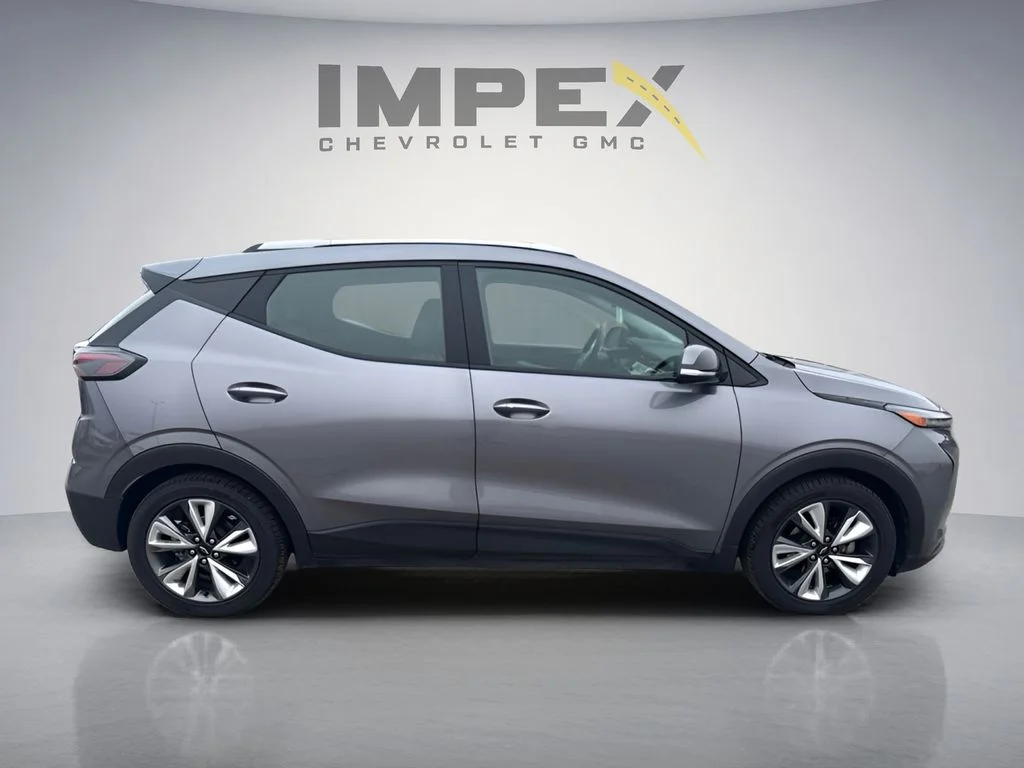 Used 2022 Gray Chevrolet LT image 6