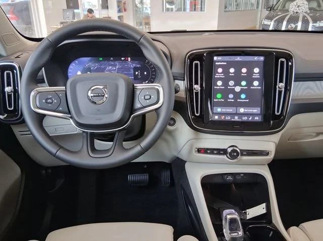 2026 Volvo XC40 Plus - Photo 12