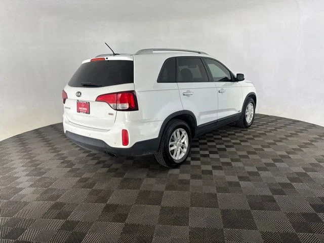 Used 2015 White Kia LX image 5