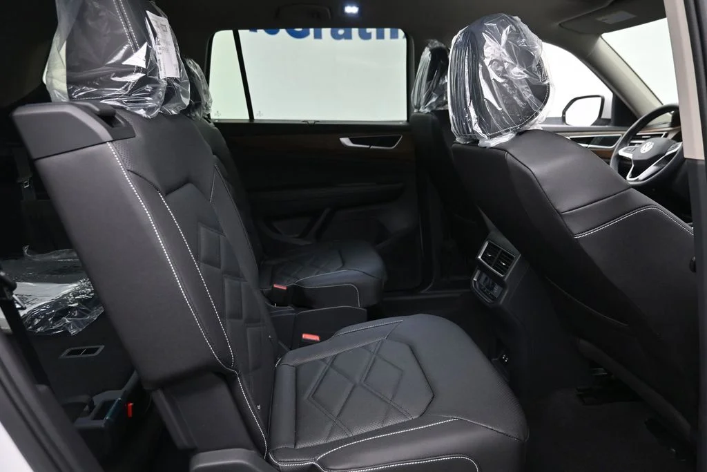 2026 Volkswagen Atlas SE w/Tech - Photo 8