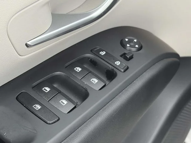 Used 2022 Gray Hyundai SEL image 16