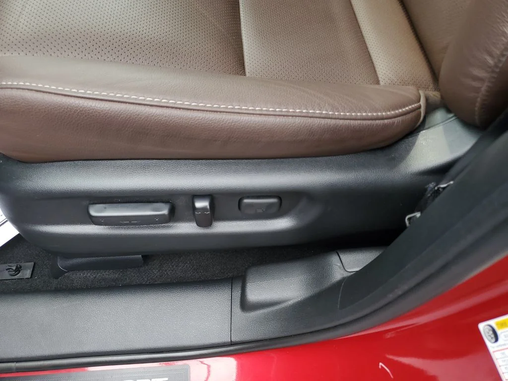 Used 2024  Honda EX-L image 18