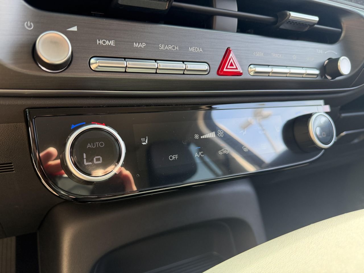 New 2026 Titan Green Hyundai SEL AWD image 38