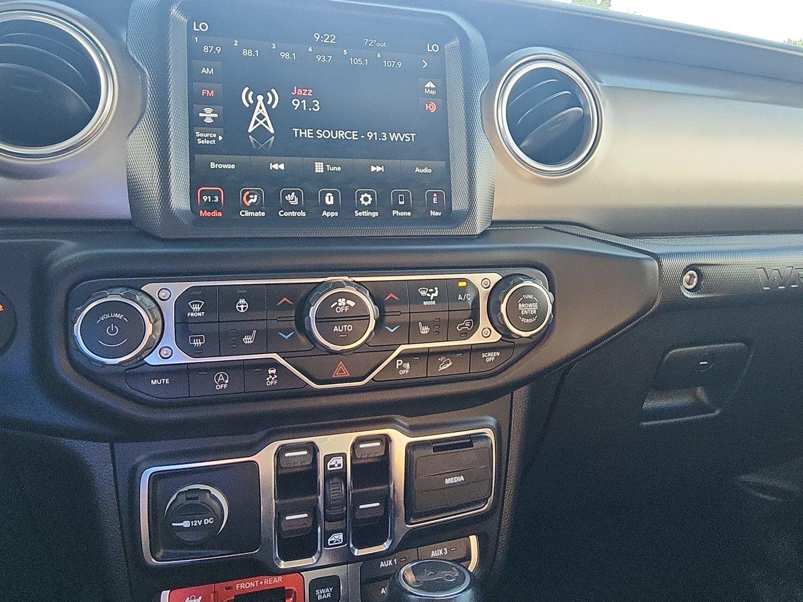 Used 2020  Jeep Rubicon image 17
