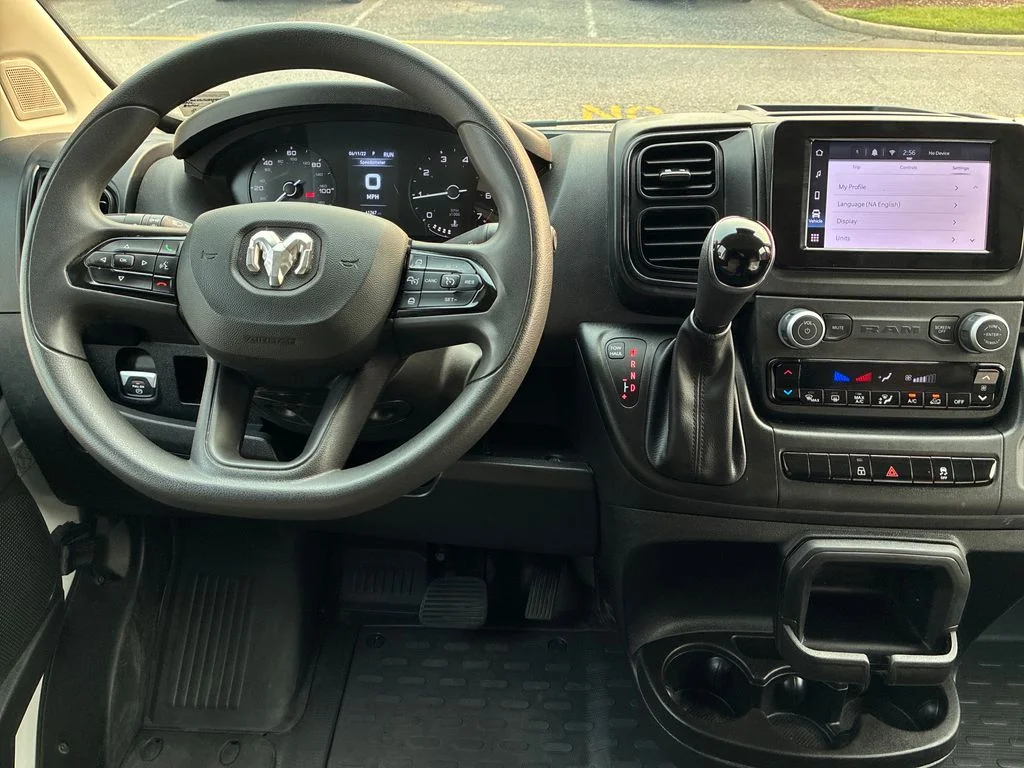 Used 2025 White Ram Base image 17