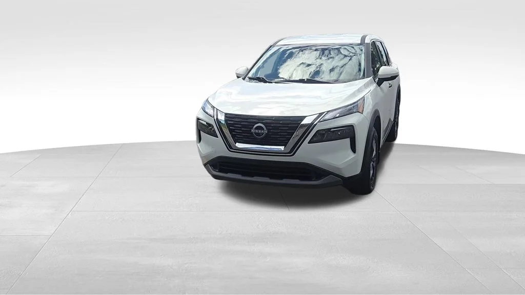 Used 2023 White Nissan S image 3