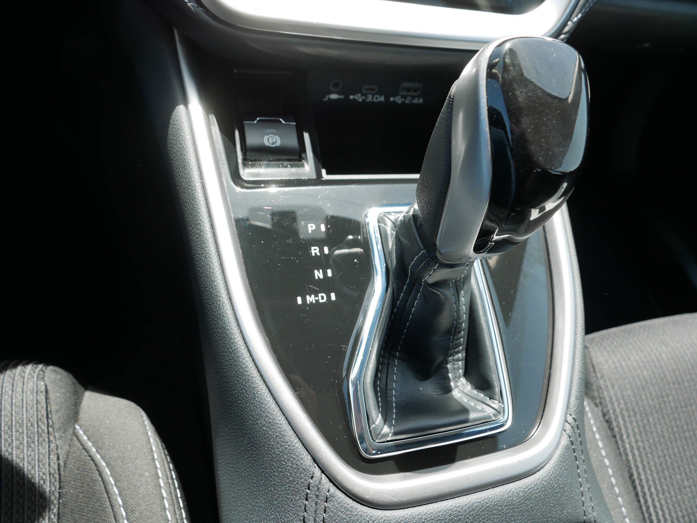 Used 2025 Cosmic Blue Pearl Subaru Premium image 24
