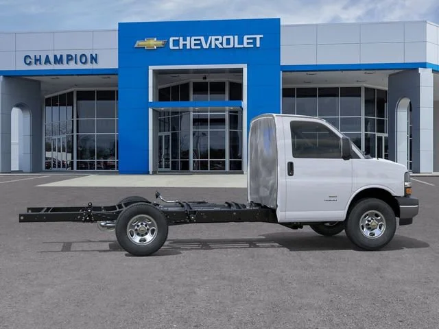 New 2026 Summit White Chevrolet 1WT image 5