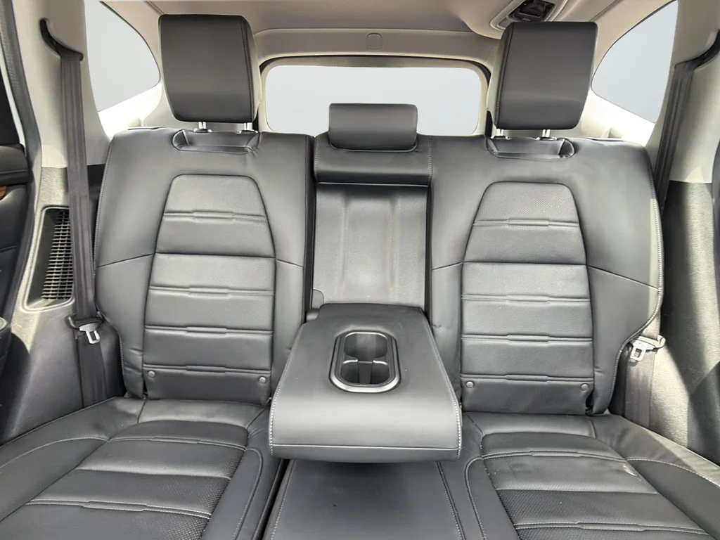 Used 2020 White Honda Touring image 12